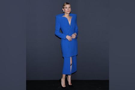 Ungewöhnlicher Schnitt! Diane Kruger in blauem Balenciaga-Kostüm