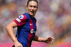 Frühere Weltfußballerin Putellas verlängert bei Barca