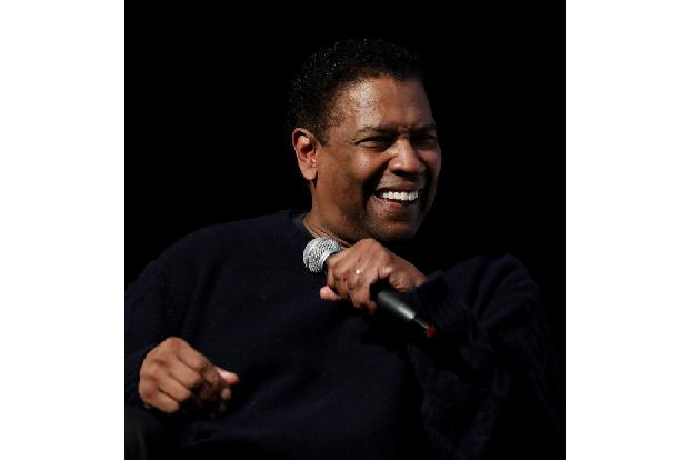 Denzel Washington hat etwas auf seinem Lebenslauf, was nicht viele haben: Er spielte im mit dem Pulitzer-Preis ausgezeichneten Stück 'Fences' von August Wilson am Broadway und übernahm anschließend au ...