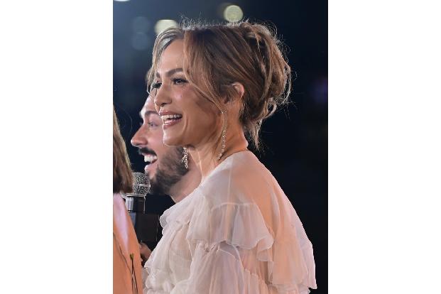 So schön strahlt nur eine: Jennifer Lopez befindet sich zurzeit auf großer Promotion-Tour für ihren neuen Film 'Atlas', einem Thriller über künstliche Intelligenz.