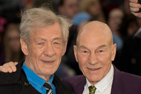 Sie sind die allerbesten Freunde: Die Bromance von Ian McKellen und Patrick Stewart ist legendär. Die beiden lernten sich schon in den Siebzigerin kennen, als sie gemeinsam für die Royal Shakespeare Company auf der Bühne standen.