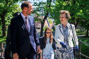 Prinzessin Anne in Oslo: Sie besucht ihr Patenkind Haakon