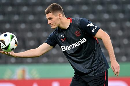 Mit nominellem Stürmer: Alonso wechselt auf fünf Positionen