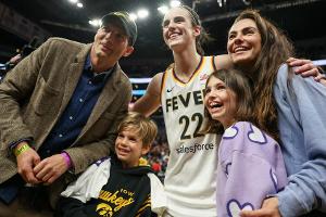 Überraschung! Ashton Kutcher und Mila Kunis zeigen sich mit ihren Kids