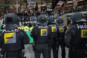Dachverband der Fanhilfen über Polizeieinsätze besorgt