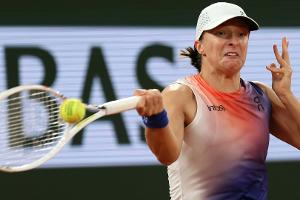 Swiatek souverän im Achtelfinale