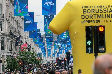 London ist schwarzgelb: BVB-Fans feiern Party im Hyde Park