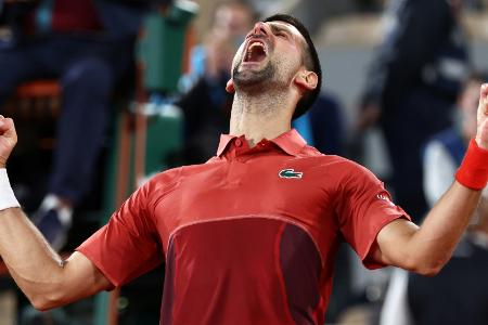 3.07 Uhr: Djokovic entkommt dem Aus tief in der Nacht