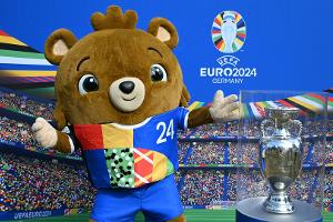 EM-Tore "nahezu in Echtzeit" auf Public-Video-Screens