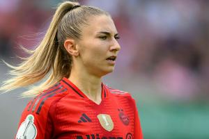 Knie-Operation: FC Bayern einige Monate ohne Naschenweng