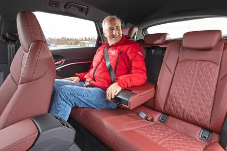 Audi SQ8 e-tron, Fond