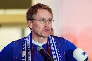 In München: Bayern-Fan Günther will Kiel die Daumen drücken