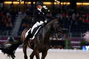 Balve: Von Bredow-Werndl wieder deutsche Meisterin