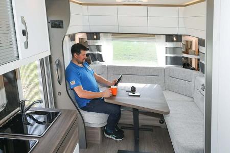 Hobby Excellent Edition 495UL (2024) f