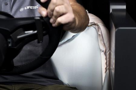 ZF Lifetec Airbag Lenkrad Display