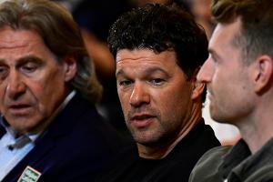 Ballack hofft und warnt: "Müssen demütig sein"