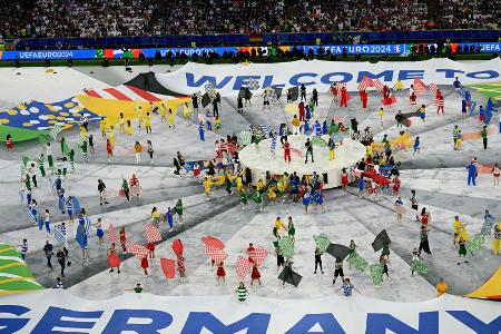 Heim-EM in München mit Pyroshow eröffnet