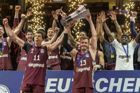 FC Bayern feiert das Double: 