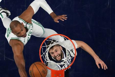 NBA: Mavs wehren mit Gala ersten Matchball ab