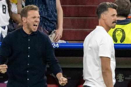 Eis für die DFB-Stars: Tim Mälzer im Camp