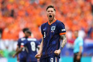 Oranje-Party in Hamburg: Weghorst erlöst die Niederlande