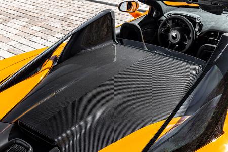 McLaren Artura Spider