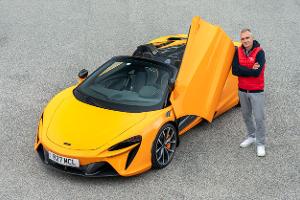 McLaren Artura Spider