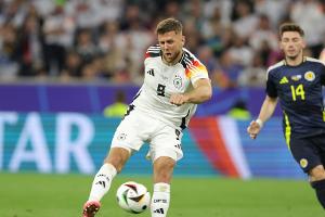 Kurioser Unfall: Füllkrug "schießt" DFB-Fan ins Krankenhaus