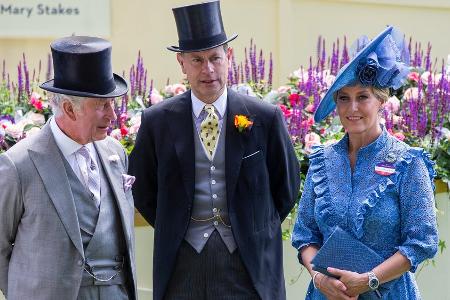 Ascot-Dresscode: Selbst für die royalen Fußknöchel gibt es Regeln