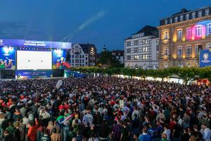 Fan-Zonen wegen Unwetter zu - Stadt Dortmund warnt