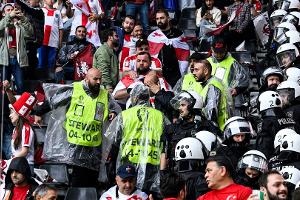 Fan-Prügelei vor EM-Spiel zwischen Türkei und Georgien