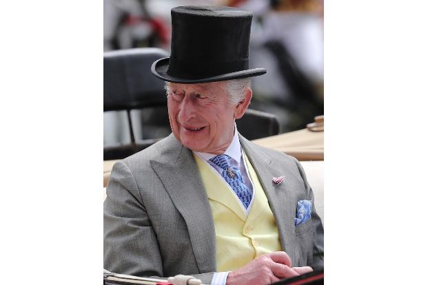 2023 hatte Charles III. mit Desert Hero erstmals einen Gewinner im Rennen - der König war sichtlich gerührt, denn der Sieger stammte noch aus der Zucht seiner verstorbenen Mutter, Königin Elizabeth II ...