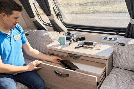 Sprite Cruzer 635 SR Schubladen