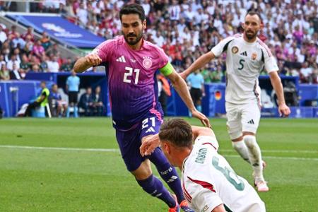 İlkay Gündogan (bis 84.) - Note: 1,5 - Schuf mit seiner ganzen Spielintelligenz entscheidende Lücken in der gegnerischen Abwehr und hatte viele Szenen, in denen er im Kopf schneller war als der Gegner. Leitete das 1:0 mit seiner Geistesgegenwärtigkeit ein. Das 2:0 machte der Kapitän selbst.