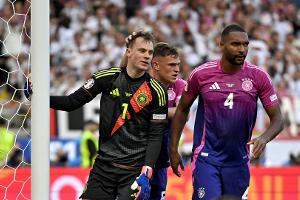 Neuer übt augenzwinkernd Kritik an "Friseur" Kimmich