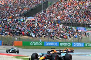 Verstappen stürmt in Barcelona zum siebten Saisonsieg