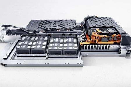 Der EQA: Elektrischer Athlet im kompakten Format The EQA: Electric athlete in compact format