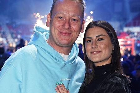 Überraschung im Livestream: Knossi ist verlobt