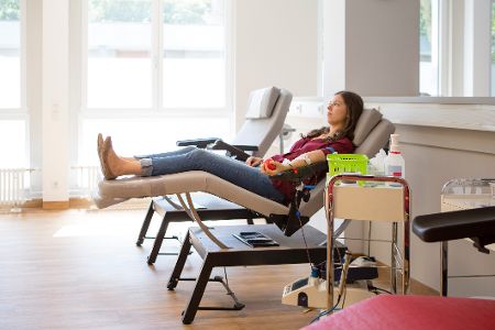 lounge-atmosphäre beim blutspenden