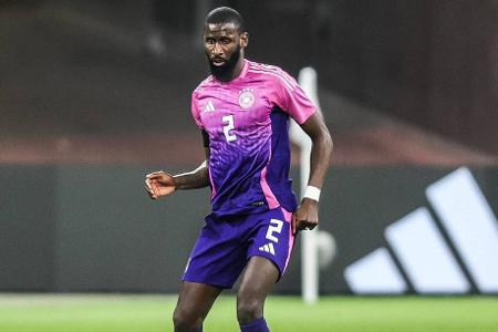 ABWEHR: Antonio Rüdiger - Note: 3,0 - Gegen die Schotten fast noch ohne Fehler, wurde er gegen die Ungarn und vor allem gegen die Schweiz deutlich wackliger. Braucht wieder ein gutes Spiel, um im Rhythmus zu bleiben. Könnte aber im Achtelfinale verletzt fehlen.