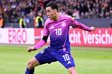 MITTELFELD: Jamal Musiala - Note: 1,5 - Zweifacher Torschütze, dauerwirbelnde Anspielstation in der Offensive: Nicht umsonst beneidet die Fußball-Welt derzeit den deutschen Angriff rund um den Bayern-Star. Nach zwei Top-Auftritten mit ein wenig mehr Schwierigkeiten gegen die Schweiz, aber immer noch einer der besten.