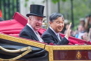 Staatsbesuch: König Charles III. empfängt Japans Kaiser Naruhito