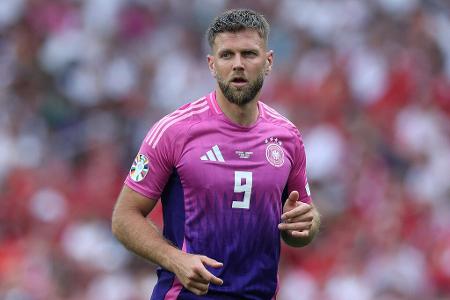 Niclas Füllkrug (ab 58.) - Note: 3,5 - Kam anders als im Eröffnungsspiel diesmal kaum zu klaren Gelegenheiten, machte es sich durch technische Fehler allerdings selbst schwer. Bei seinem Kopfball kurz vor dem Ende fehlte dann ein gutes Stück.