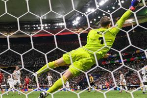 Schweinsteiger abgelöst: Neuer deutscher EM-Rekordspieler