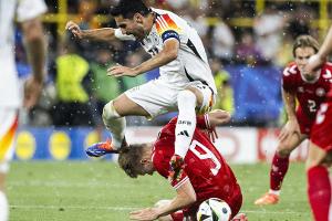 Deutsches EM-Achtelfinale läuft nach Unwetter-Pause wieder