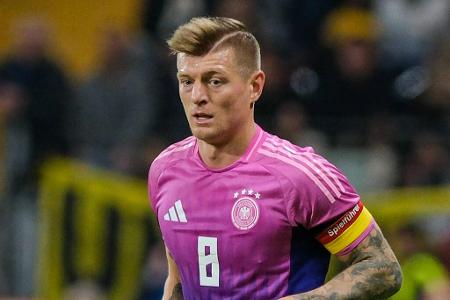 Toni Kroos - Note: 2,0 - Sein Comeback hat sich gelohnt. Zog gegen Schottland mit fast perfekter Passquote und Ungarn die Fäden nach Belieben. Tat sich dann aber gegen die Schweiz überraschend schwer. Nach einigen Fehlern aber auch hier der Antreiber für die Schlussoffensive. Der Routinier steht voll im Saft.