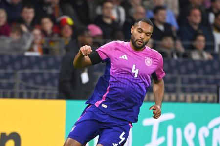 Jonathan Tah - Note: 3,0 - Auf zwei gute Auftritte folgte ein gebrauchter Tag gegen die Schweiz, gepaart mit einer zweiten Gelbe Karte, die ihm eine Sperre einbrachte. Insbesondere in den beiden ersten Spielen aber so überzeugend wie zuvor in der Saison im Trikot von Bayer Leverkusen.