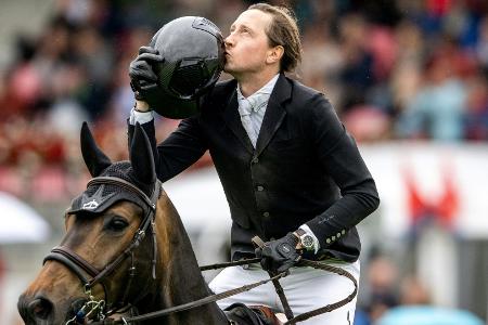 CHIO: Fuchs gewinnt Preis von NRW