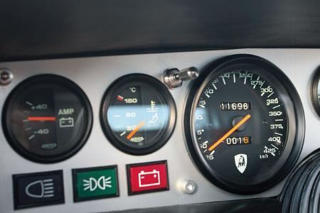 Instrumente und tacho des Lamborghini Countach Turbo S