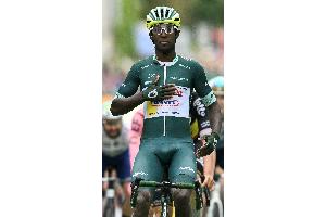 Girmay gewinnt achte Tour-Etappe - Ackermann Vierter